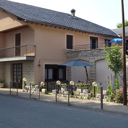 Au Pont De La Gineze Bed and Breakfast Barjac  Εξωτερικό φωτογραφία