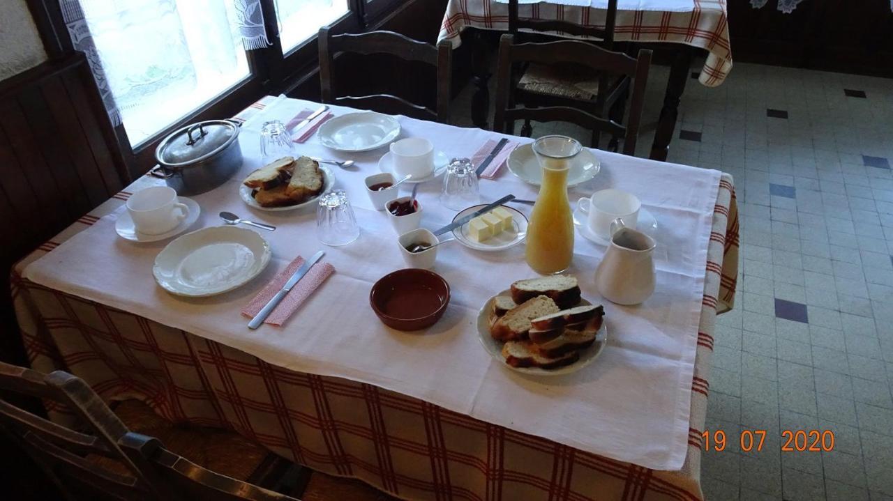 Au Pont De La Gineze Bed and Breakfast Barjac  Εξωτερικό φωτογραφία