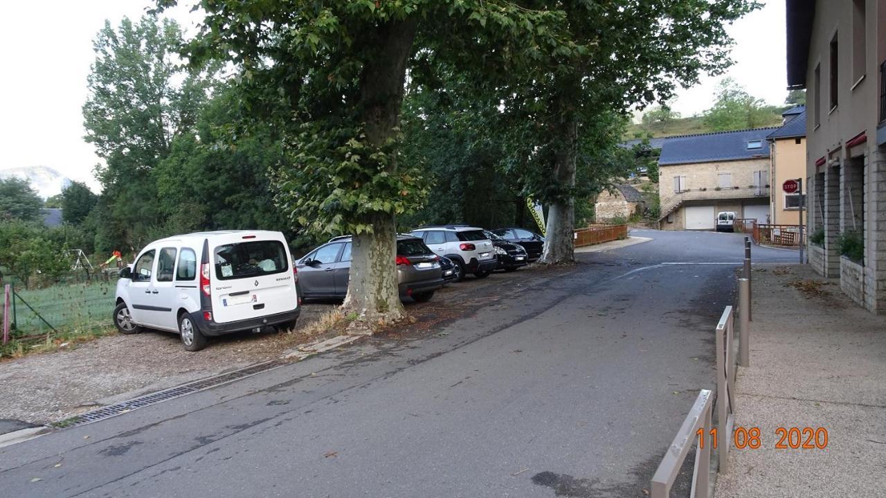 Au Pont De La Gineze Bed and Breakfast Barjac  Εξωτερικό φωτογραφία