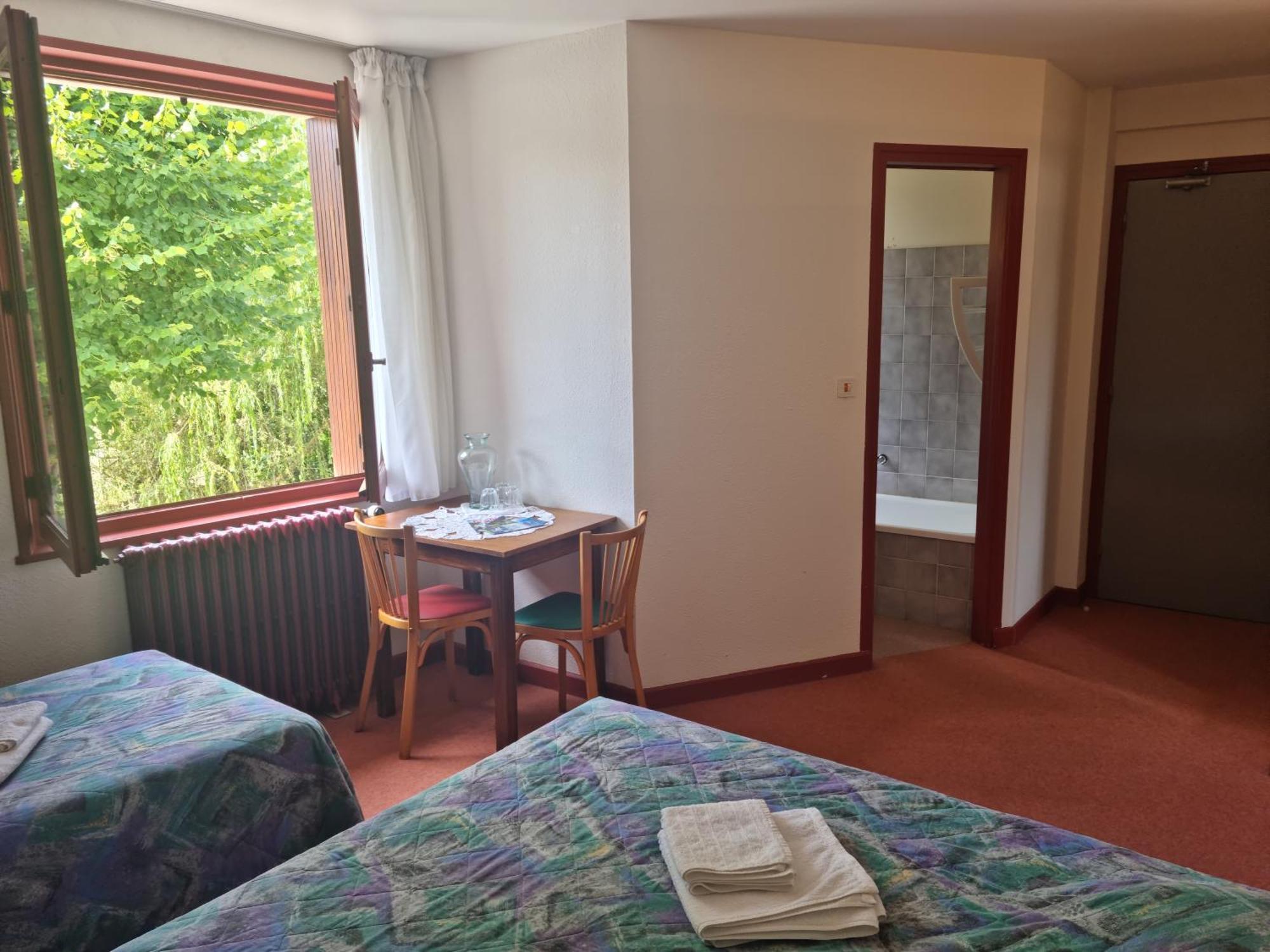 Au Pont De La Gineze Bed and Breakfast Barjac  Εξωτερικό φωτογραφία