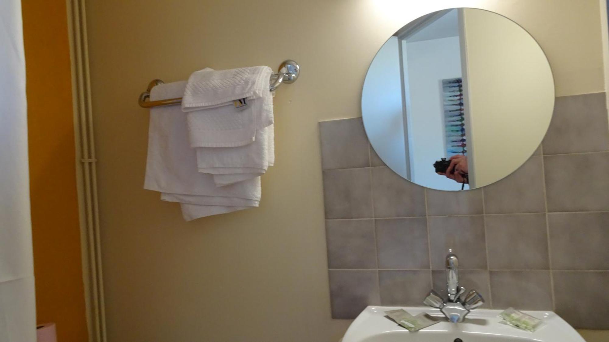 Au Pont De La Gineze Bed and Breakfast Barjac  Εξωτερικό φωτογραφία